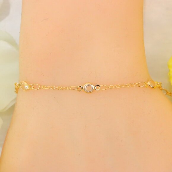 Minimalist Bracelet, Sleek & Modern Design, Women’s Fashion, YC110371-B - Picture 1 of 10